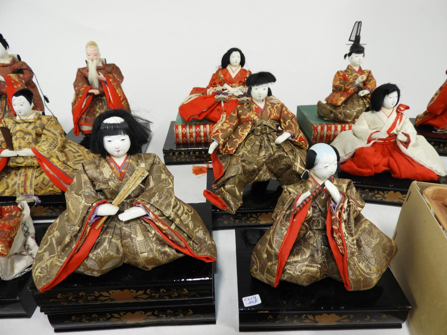 Murrays Auctioneers - Lot 81: Lot of Japanese miniature dolls and displays